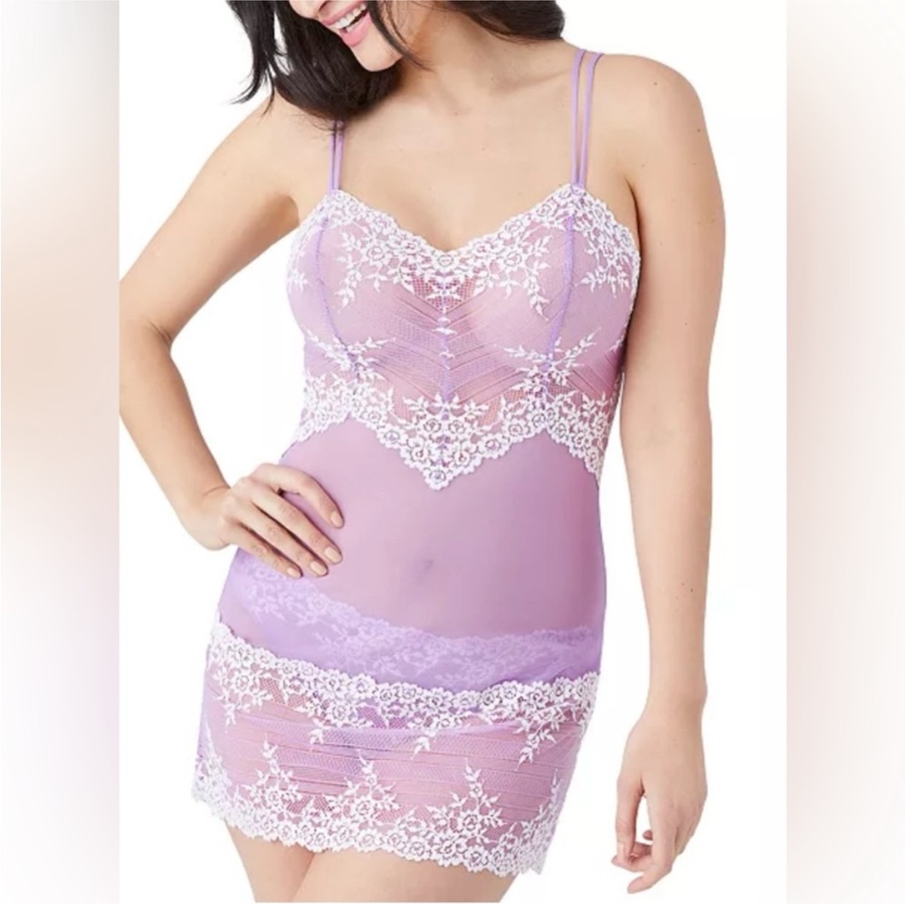 - NWOT Wacoal Embrace Lace® Chemise